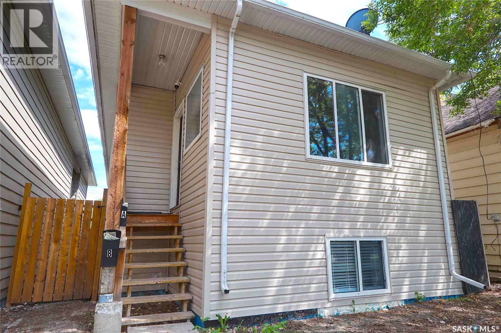 741 Garnet Street, Regina, SK - Outdoor With Exterior