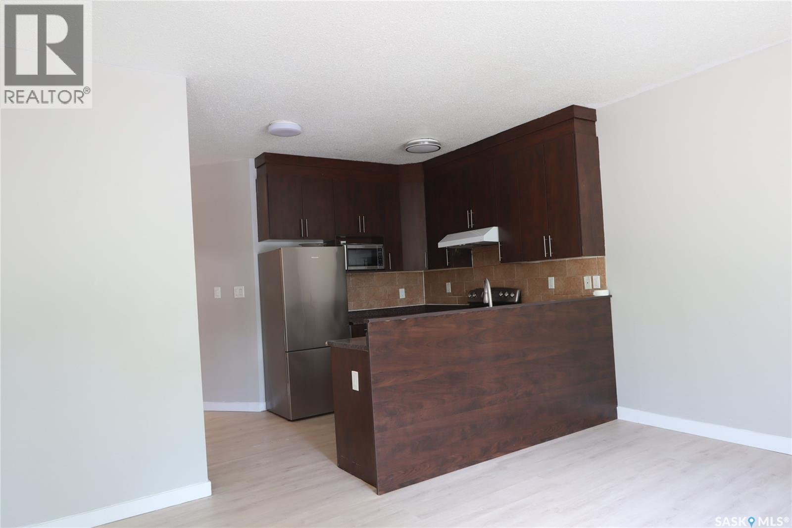 741 Garnet Street, Regina, SK - Indoor Photo Showing Kitchen