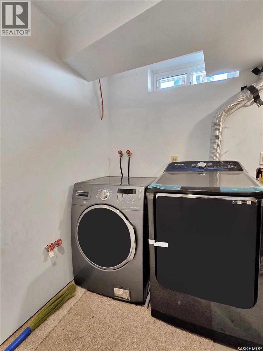 2406 Preston Avenue S, Saskatoon, SK - Indoor Photo Showing Laundry Room
