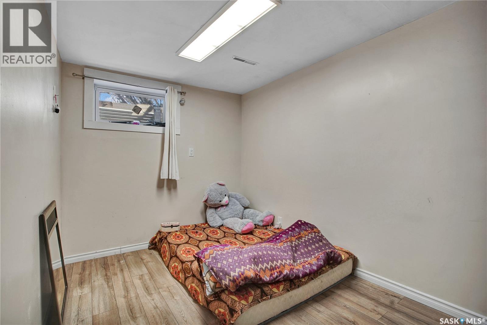 2406 Preston Avenue S, Saskatoon, SK - Indoor Photo Showing Bedroom