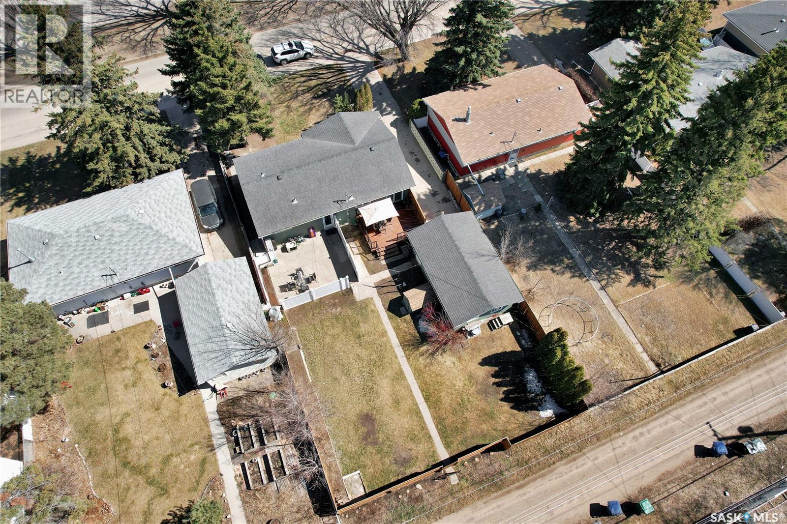 2406 Preston Avenue S, Saskatoon, SK - Outdoor