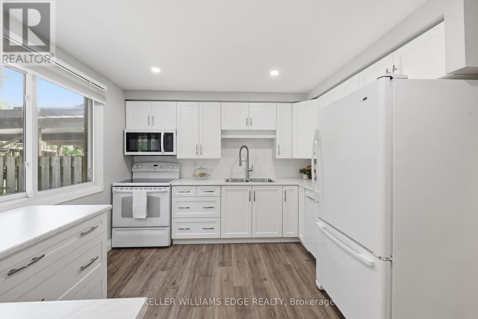 25 Flint Drive, Kitchener, ON - Indoor Photo Showing Kitchen With Double Sink