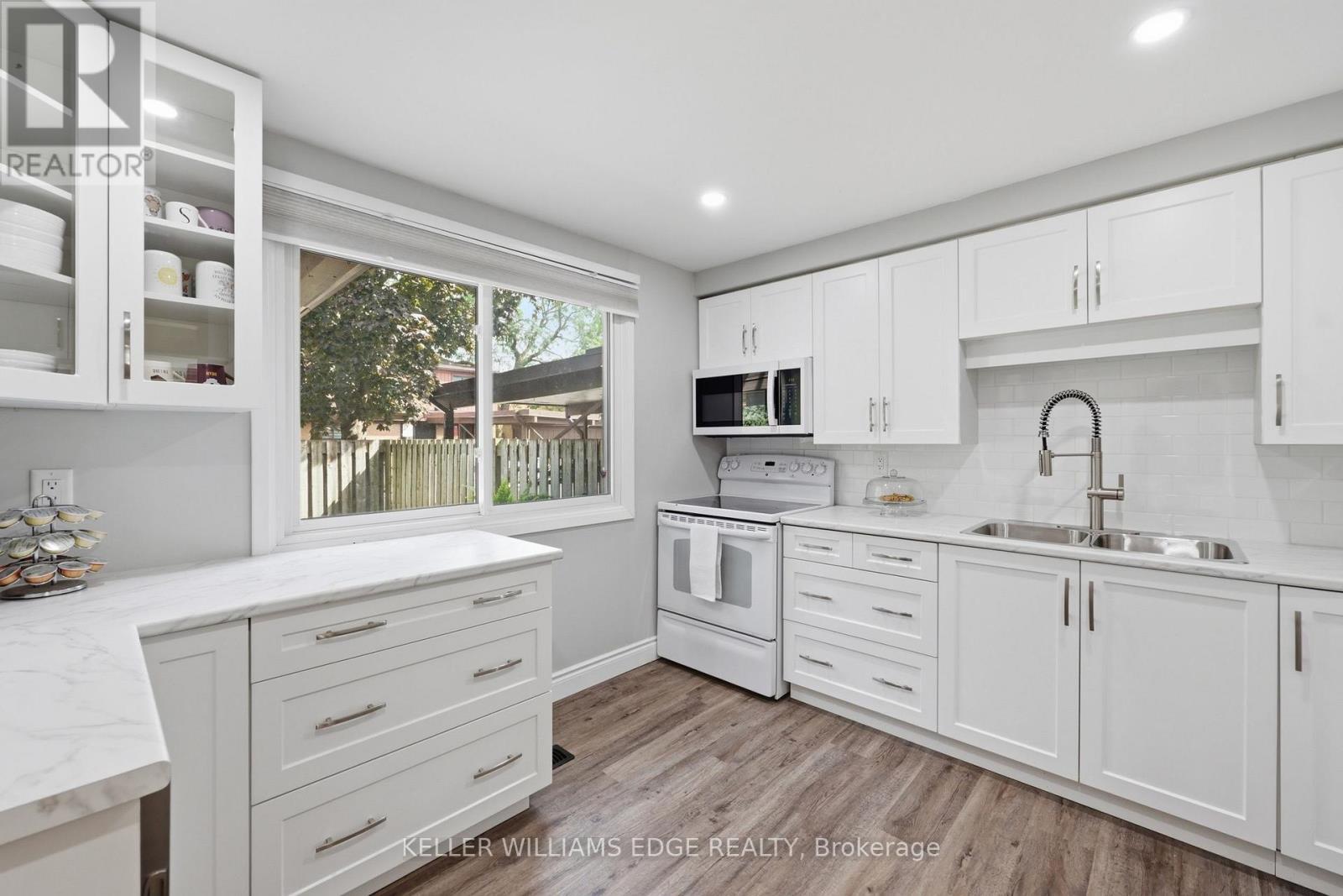25 Flint Drive, Kitchener, ON - Indoor Photo Showing Kitchen With Double Sink
