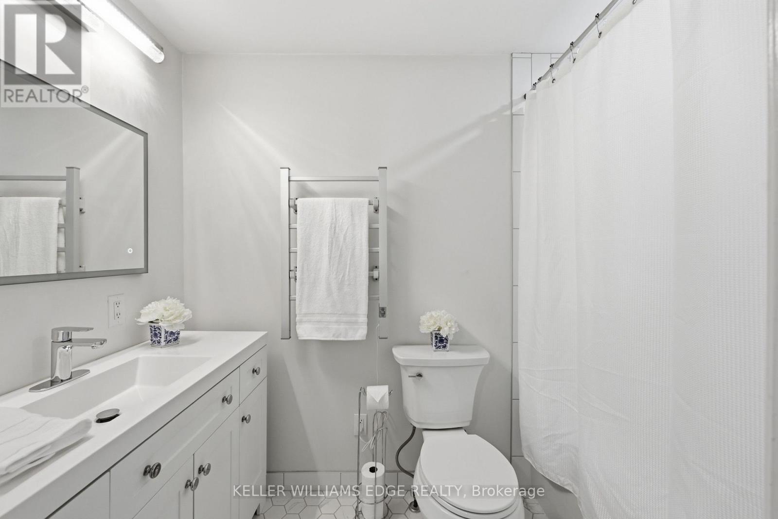 25 Flint Drive, Kitchener, ON - Indoor Photo Showing Bathroom