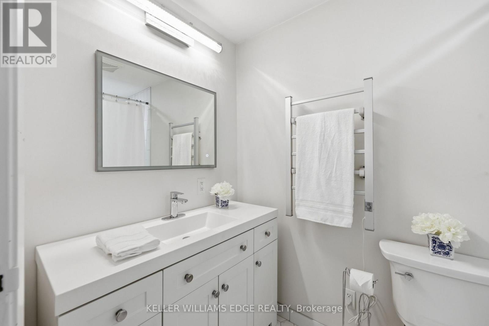 25 Flint Drive, Kitchener, ON - Indoor Photo Showing Bathroom