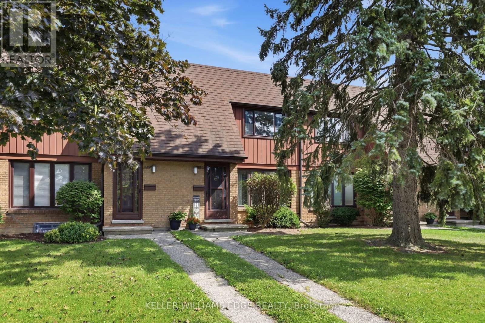 25 Flint Drive, Kitchener, ON - Outdoor With Facade