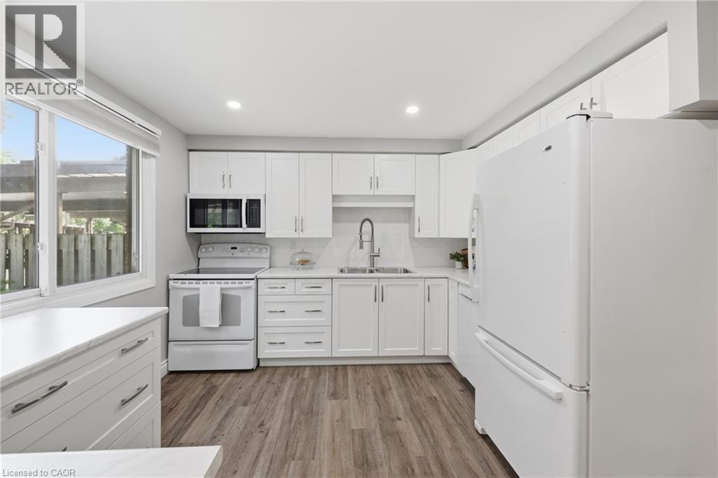 25 Flint Drive, Kitchener, ON - Indoor Photo Showing Kitchen With Double Sink