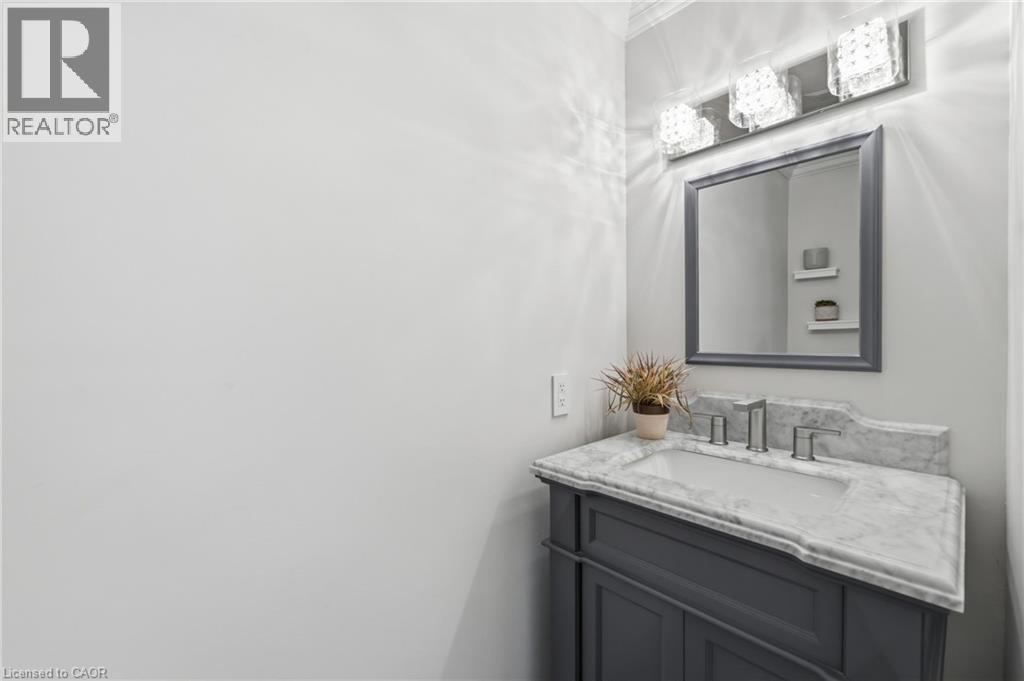 Powder room - 25 Flint Drive, Kitchener, ON - Indoor Photo Showing Bathroom