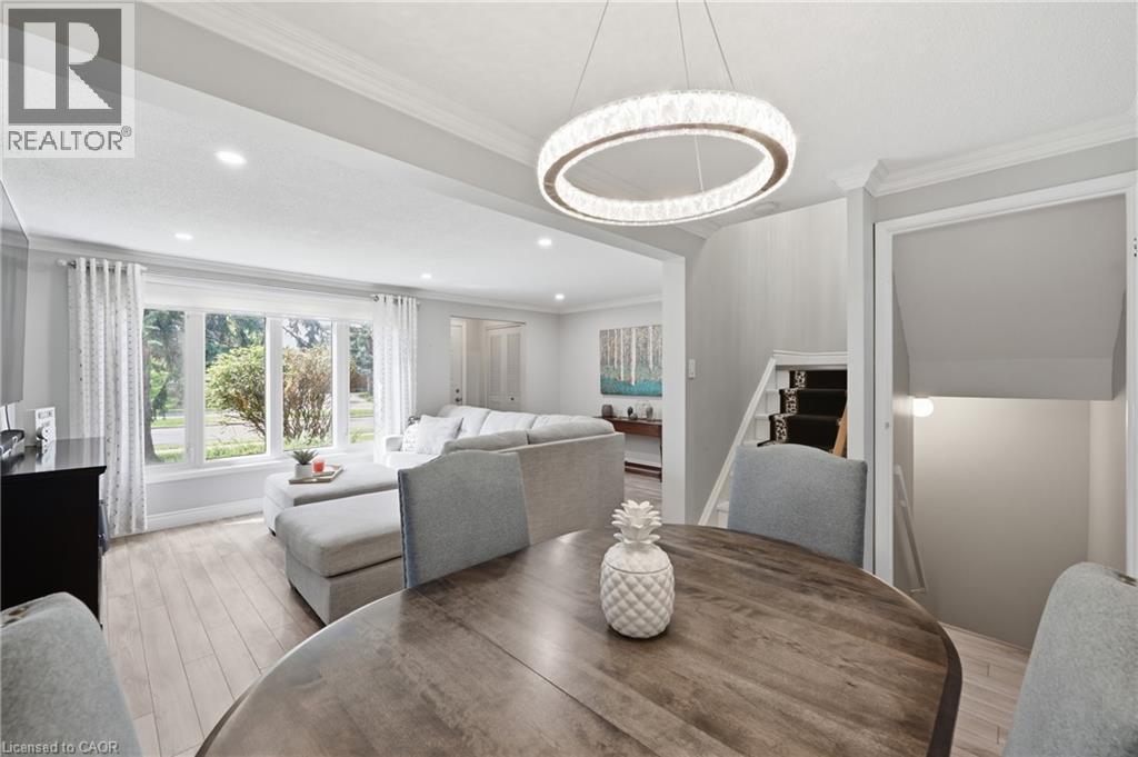 25 Flint Drive, Kitchener, ON - Indoor Photo Showing Dining Room