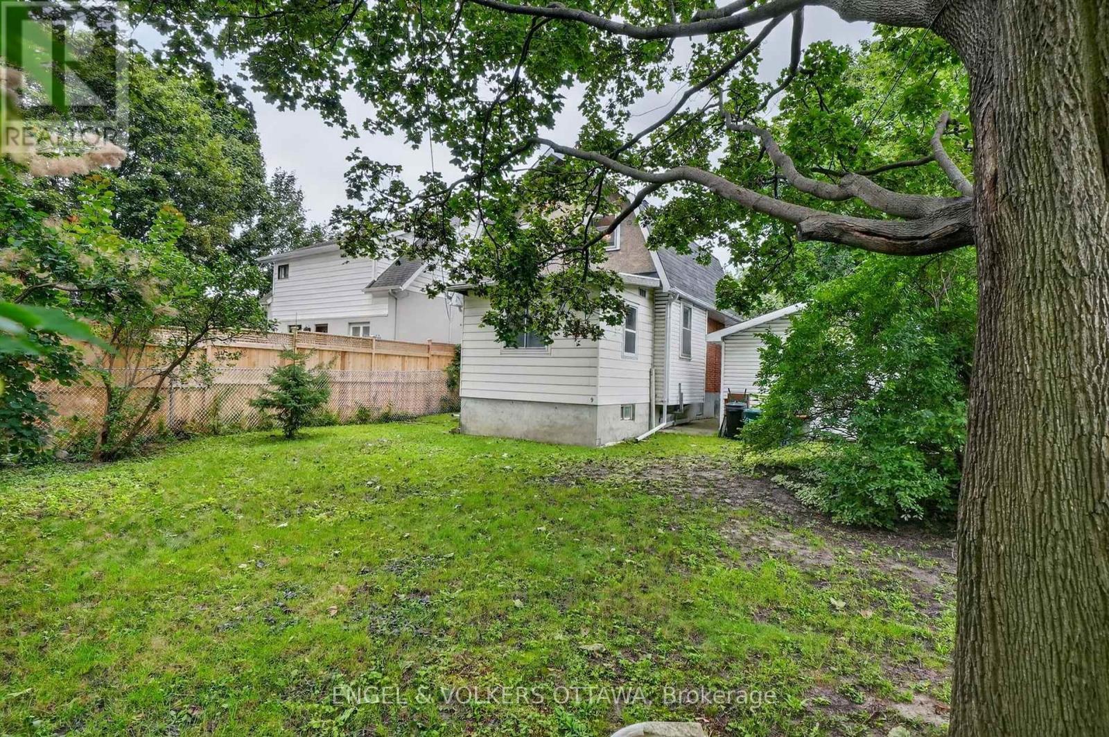 9 Geneva Street, Ottawa, ON - Outdoor