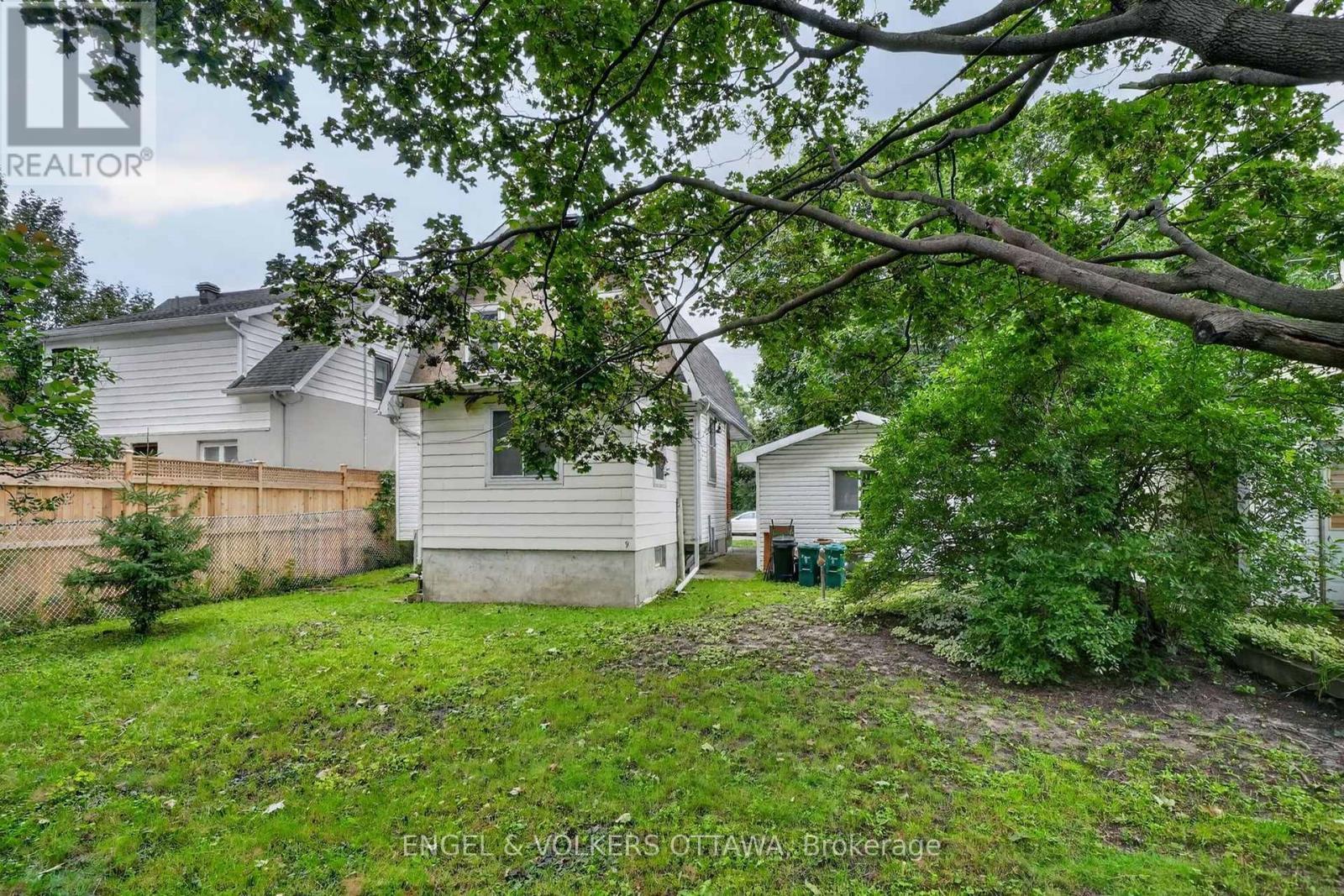 9 Geneva Street, Ottawa, ON - Outdoor