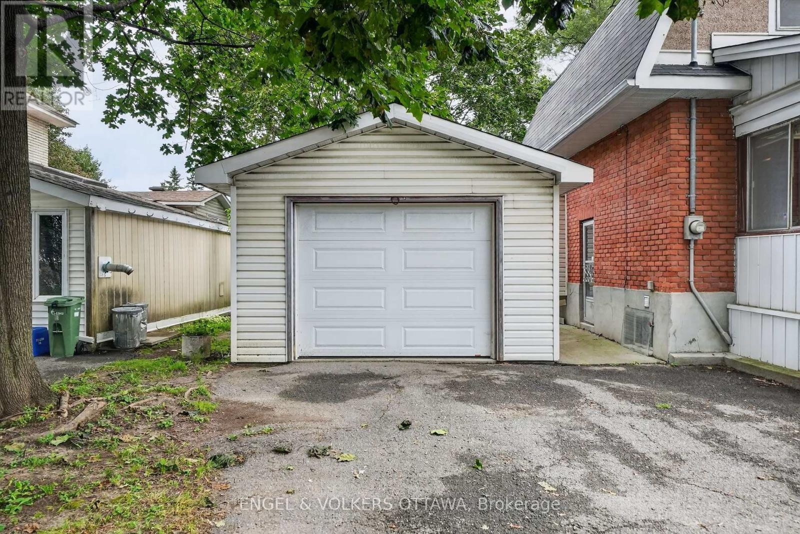 9 Geneva Street, Ottawa, ON - Outdoor With Exterior