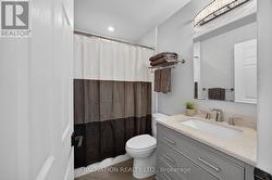 Main 4 pc. washroom - 