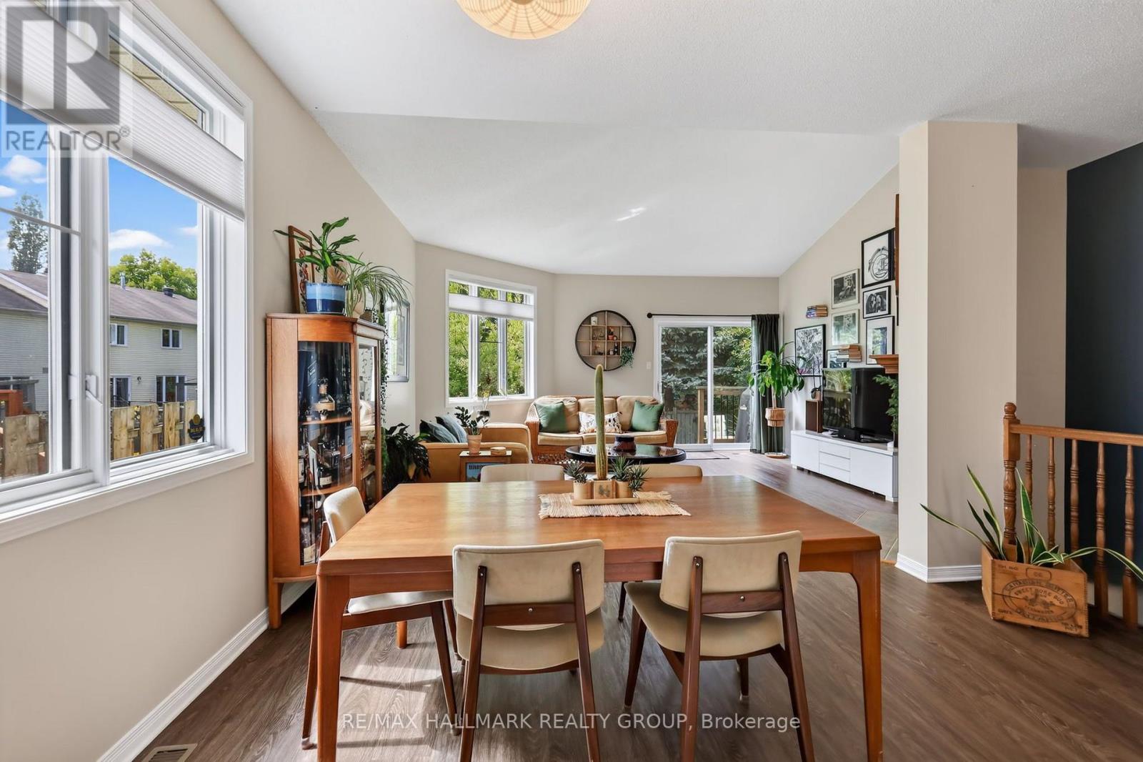 95 College Circle, Ottawa, ON - Indoor Photo Showing Dining Room