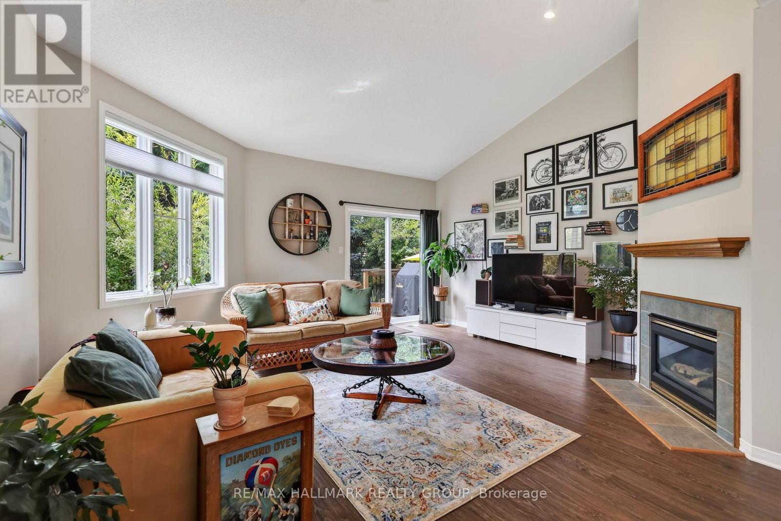 95 College Circle, Ottawa, ON - Indoor Photo Showing Living Room With Fireplace