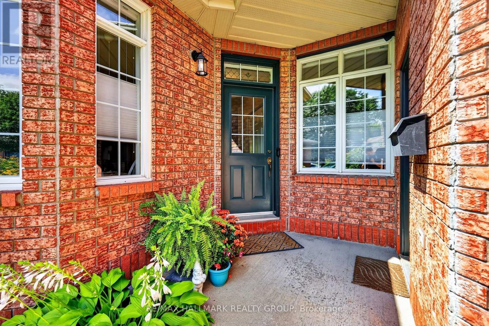 95 College Circle, Ottawa, ON - Outdoor With Exterior