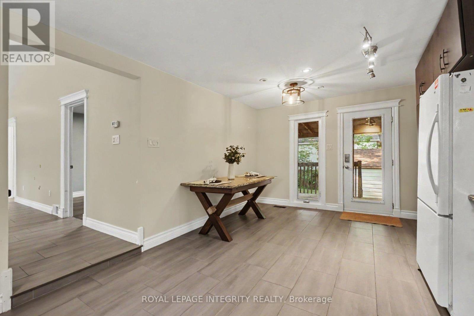 357 Bayview Drive, Ottawa, ON - Indoor Photo Showing Other Room