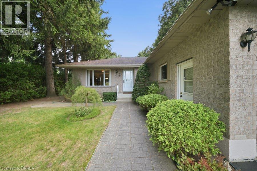 70 Thirteenth Street W, Simcoe, ON - Outdoor