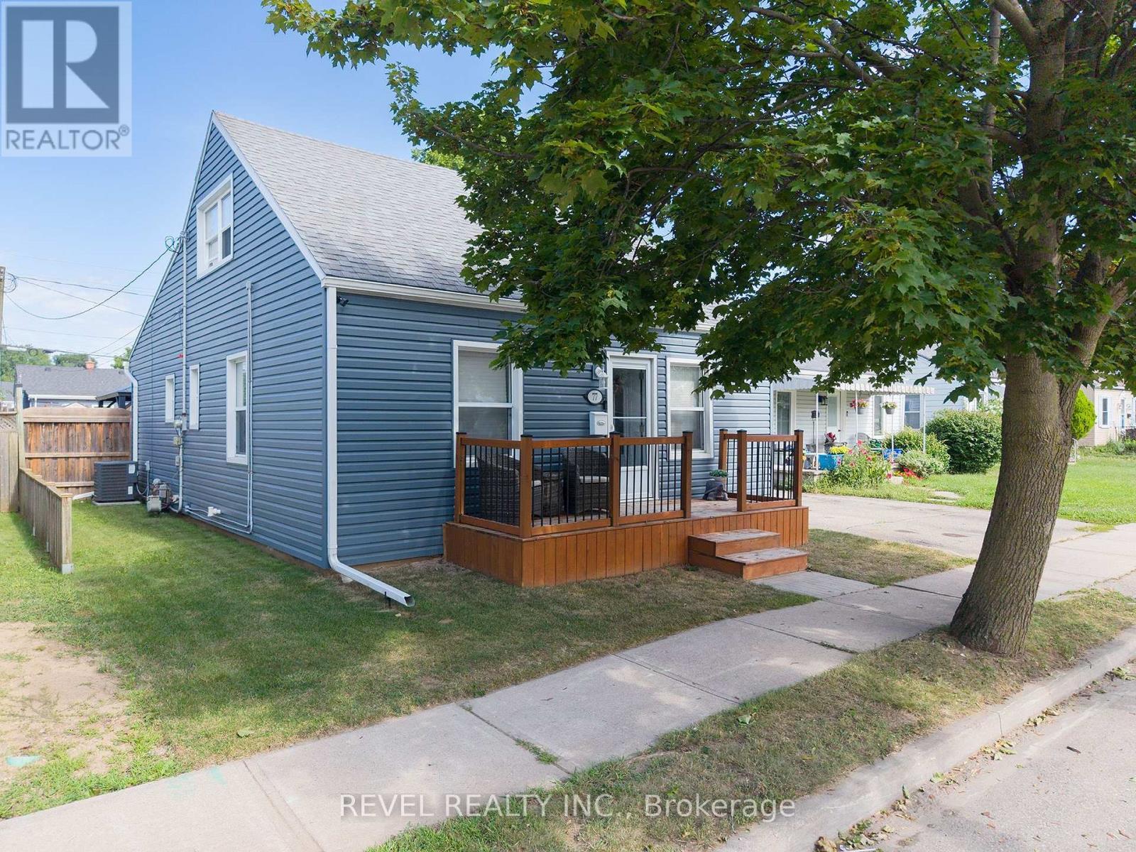 77 Eighth Avenue, Brantford, ON - Outdoor With Deck Patio Veranda
