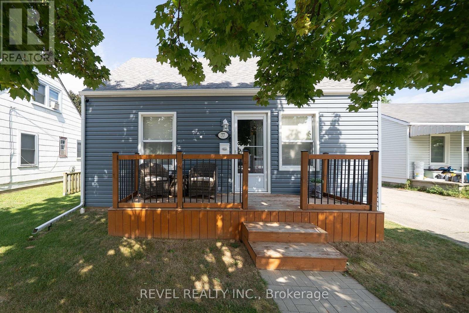 77 Eighth Avenue, Brantford, ON - Outdoor With Deck Patio Veranda