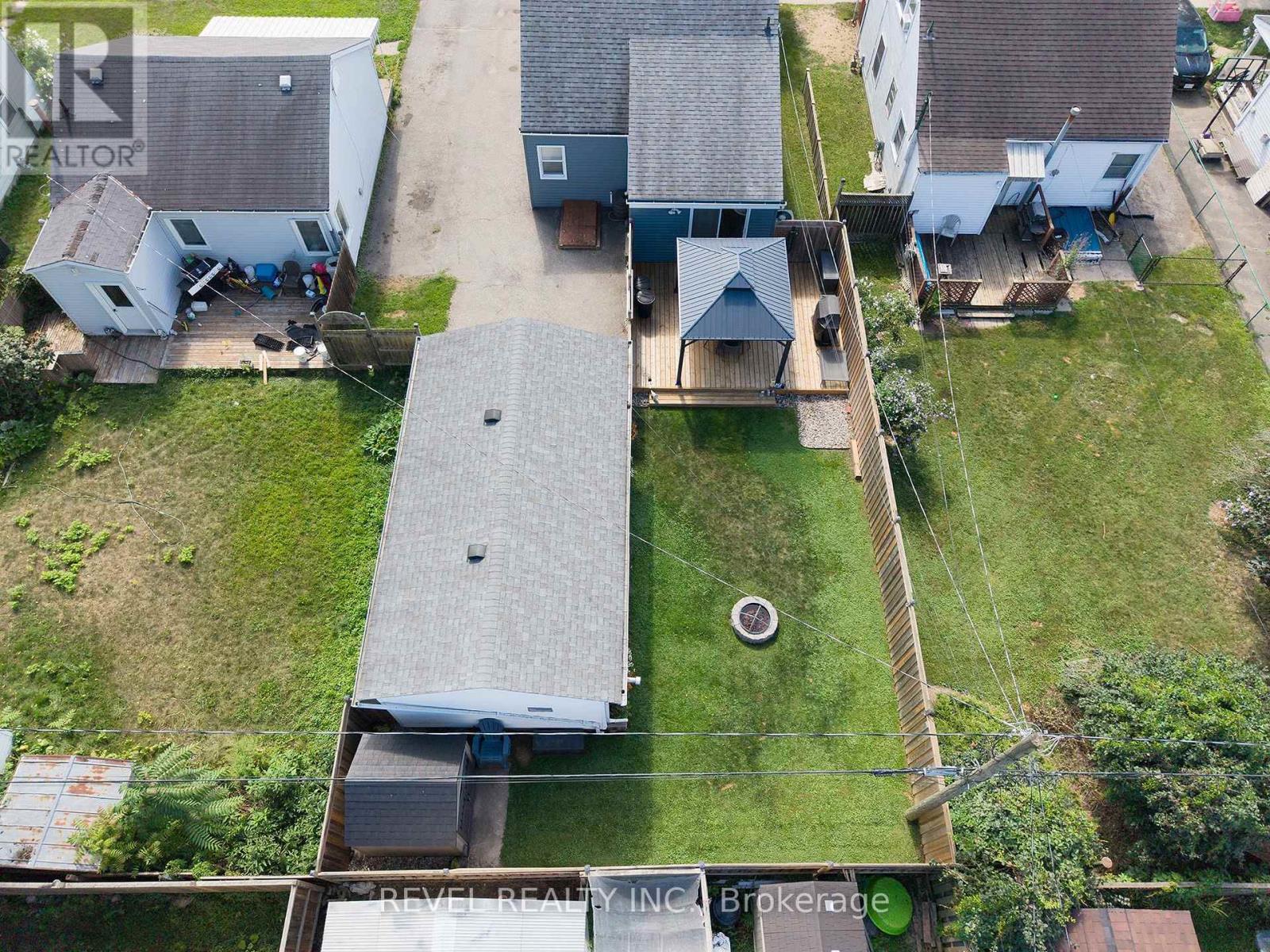77 Eighth Avenue, Brantford, ON - Outdoor