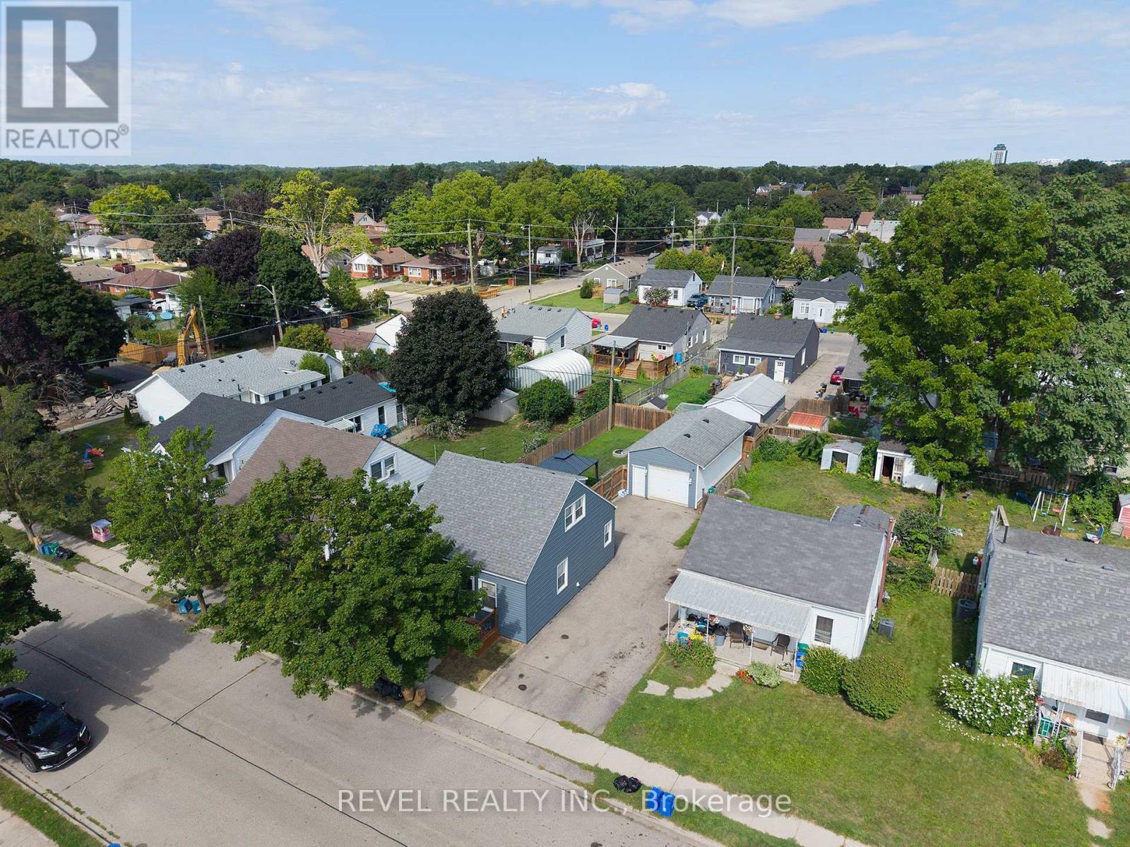 77 Eighth Avenue, Brantford, ON - Outdoor With View