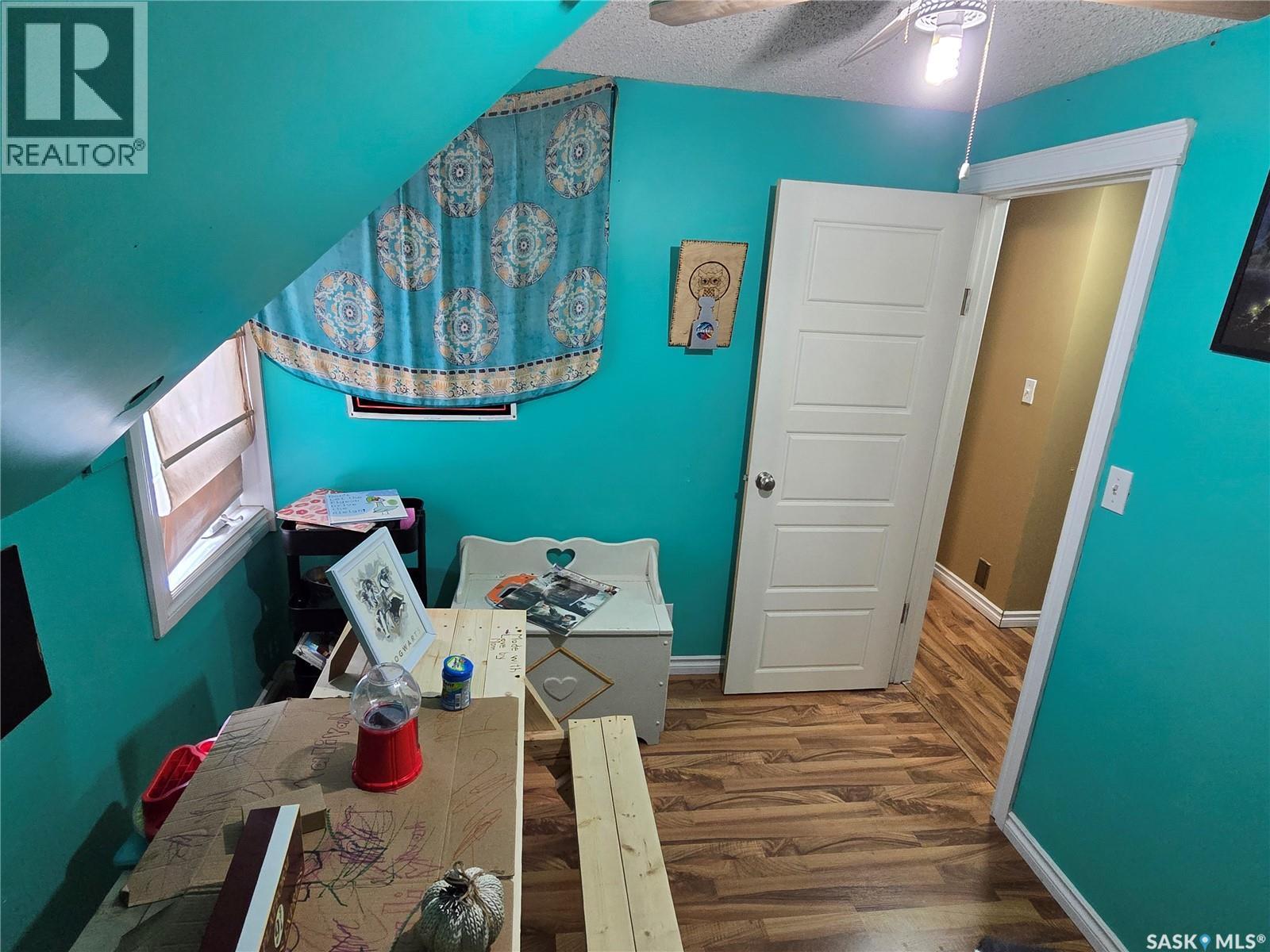 127 1St Avenue, Osler, SK - Indoor