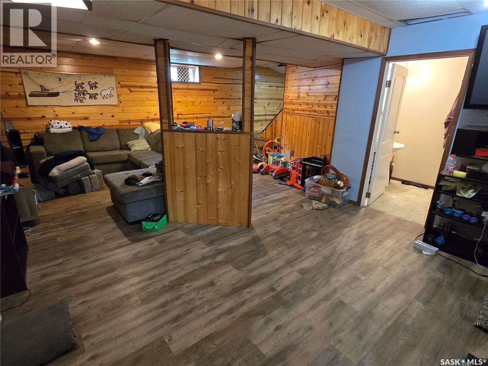 127 1St Avenue, Osler, SK - Indoor