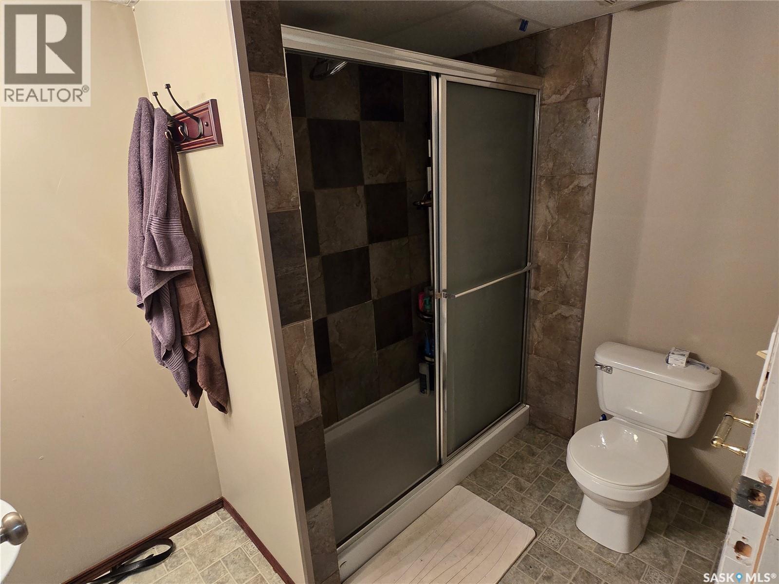 127 1St Avenue, Osler, SK - Indoor Photo Showing Bathroom