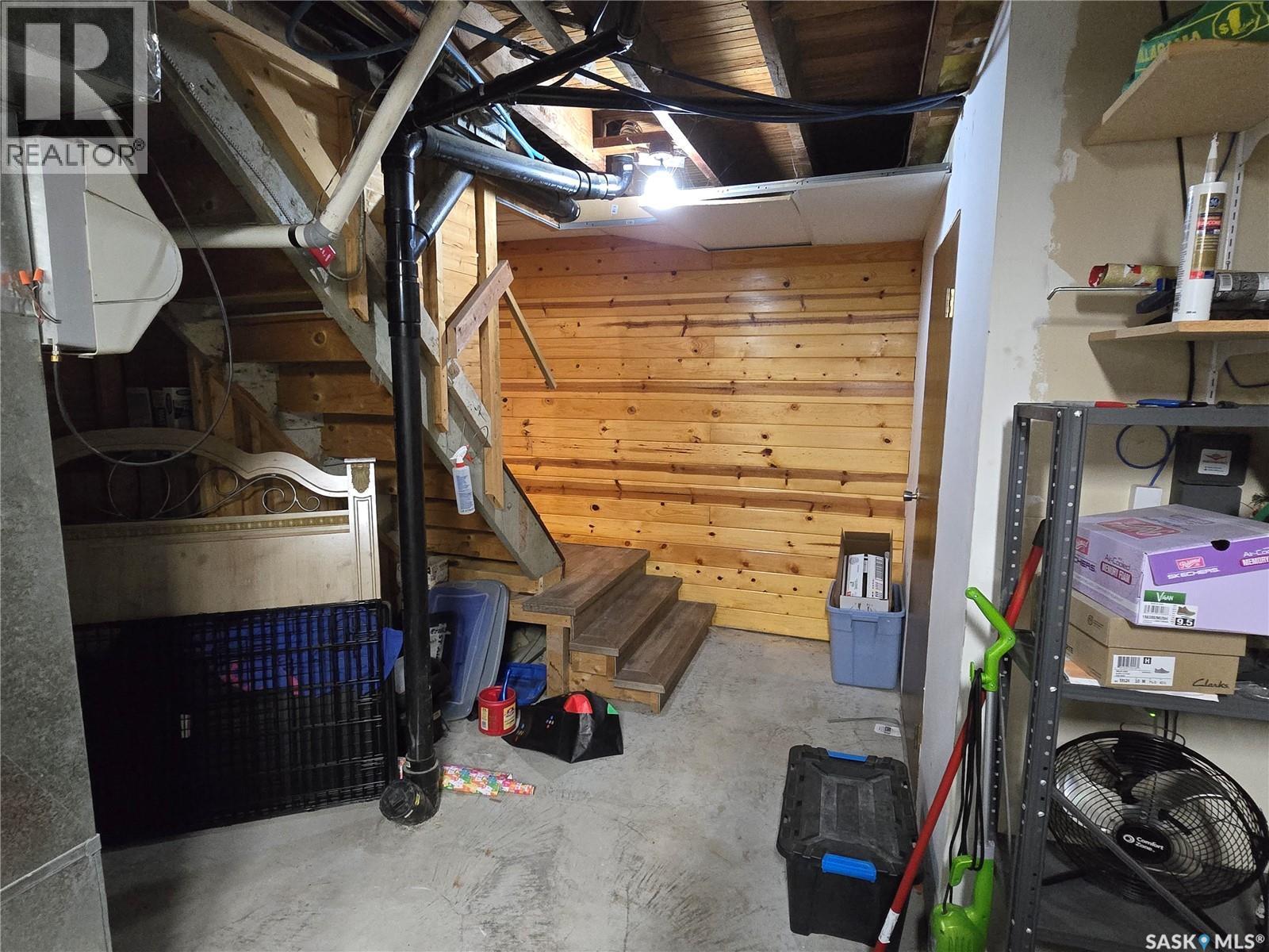 127 1St Avenue, Osler, SK - Indoor