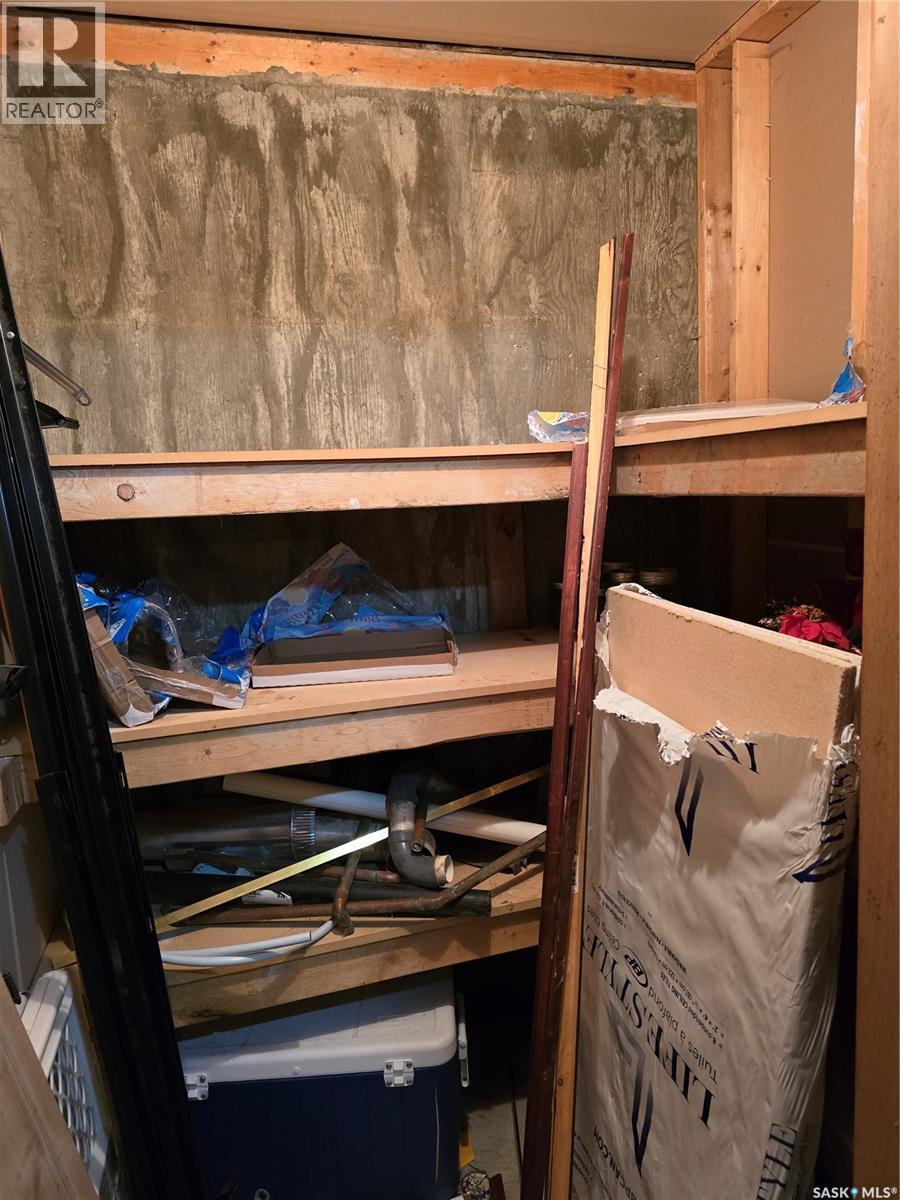 127 1St Avenue, Osler, SK - Indoor
