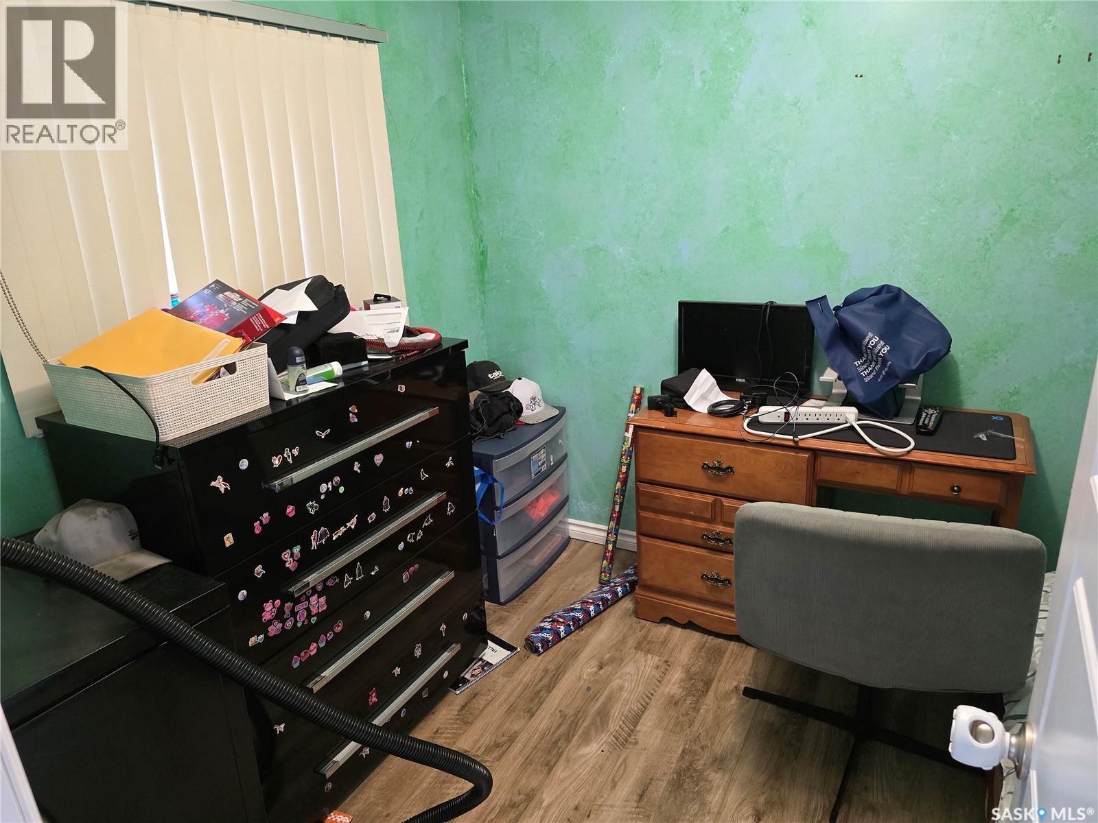 127 1St Avenue, Osler, SK - Indoor