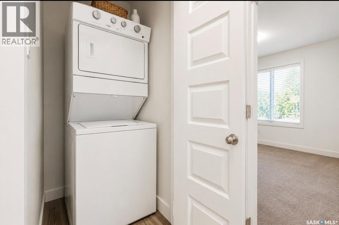 2464 Francis Street, Regina, SK - Indoor Photo Showing Laundry Room