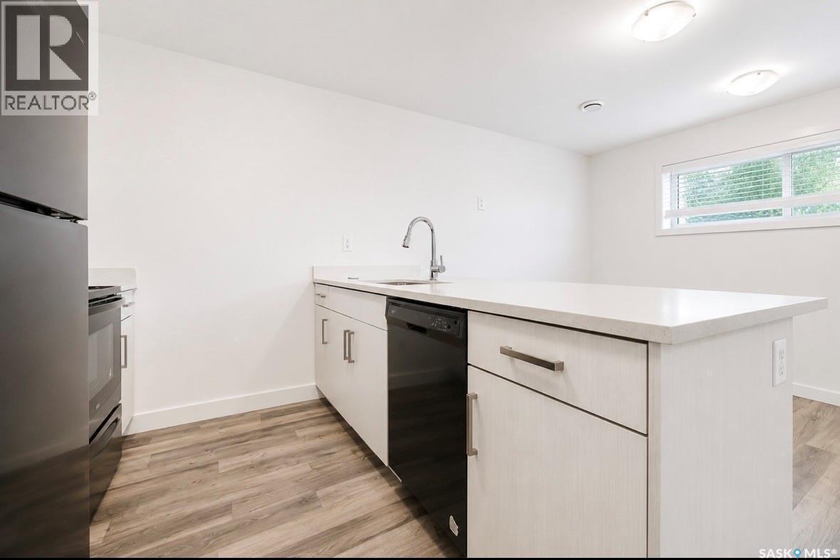 2464 Francis Street, Regina, SK - Indoor Photo Showing Kitchen