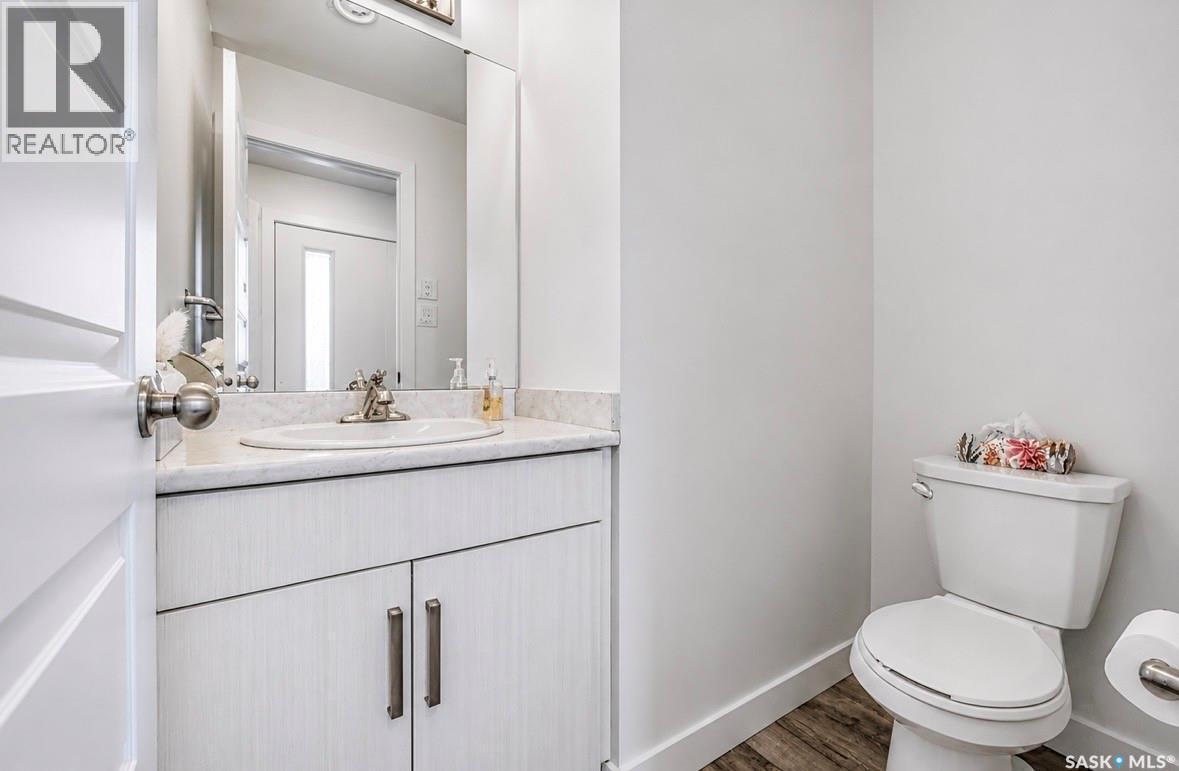 2464 Francis Street, Regina, SK - Indoor Photo Showing Bathroom