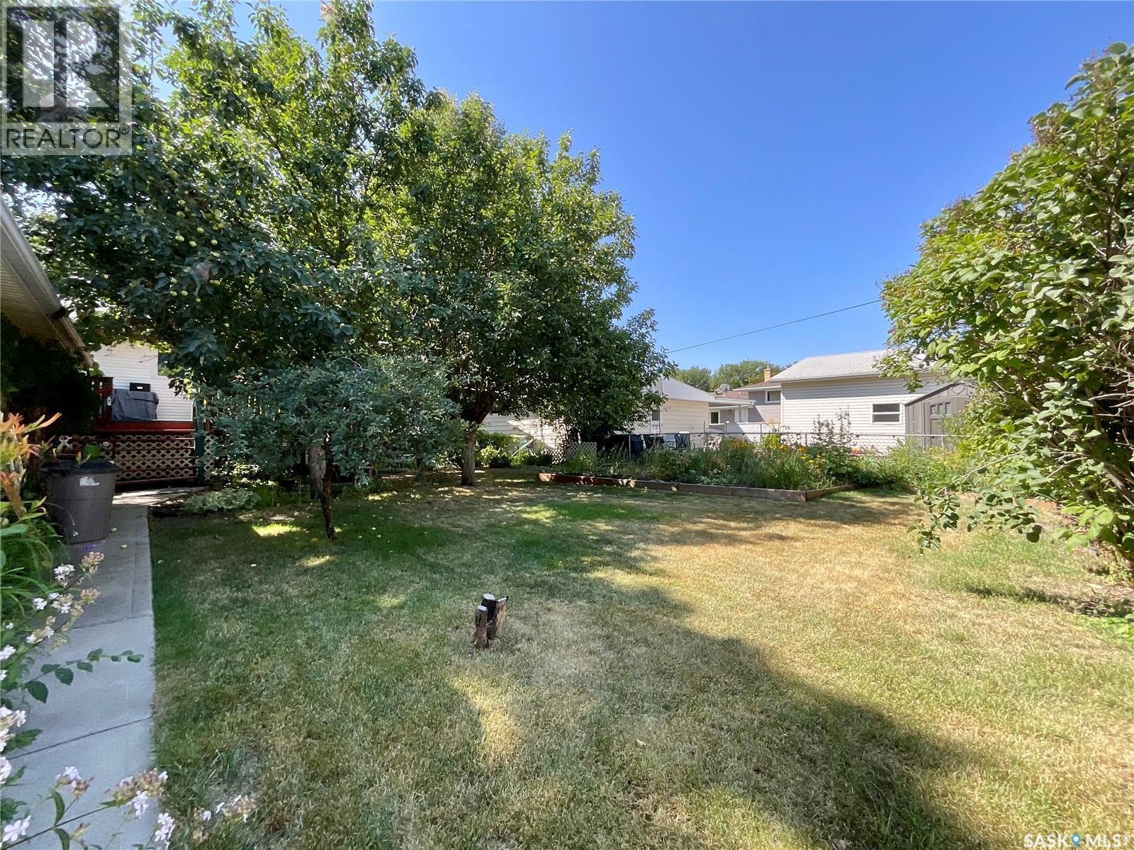 130 Cameron Crescent, Regina, SK - Outdoor