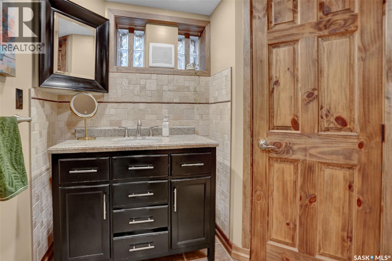 2807 Fleury Street, Regina, SK - Indoor