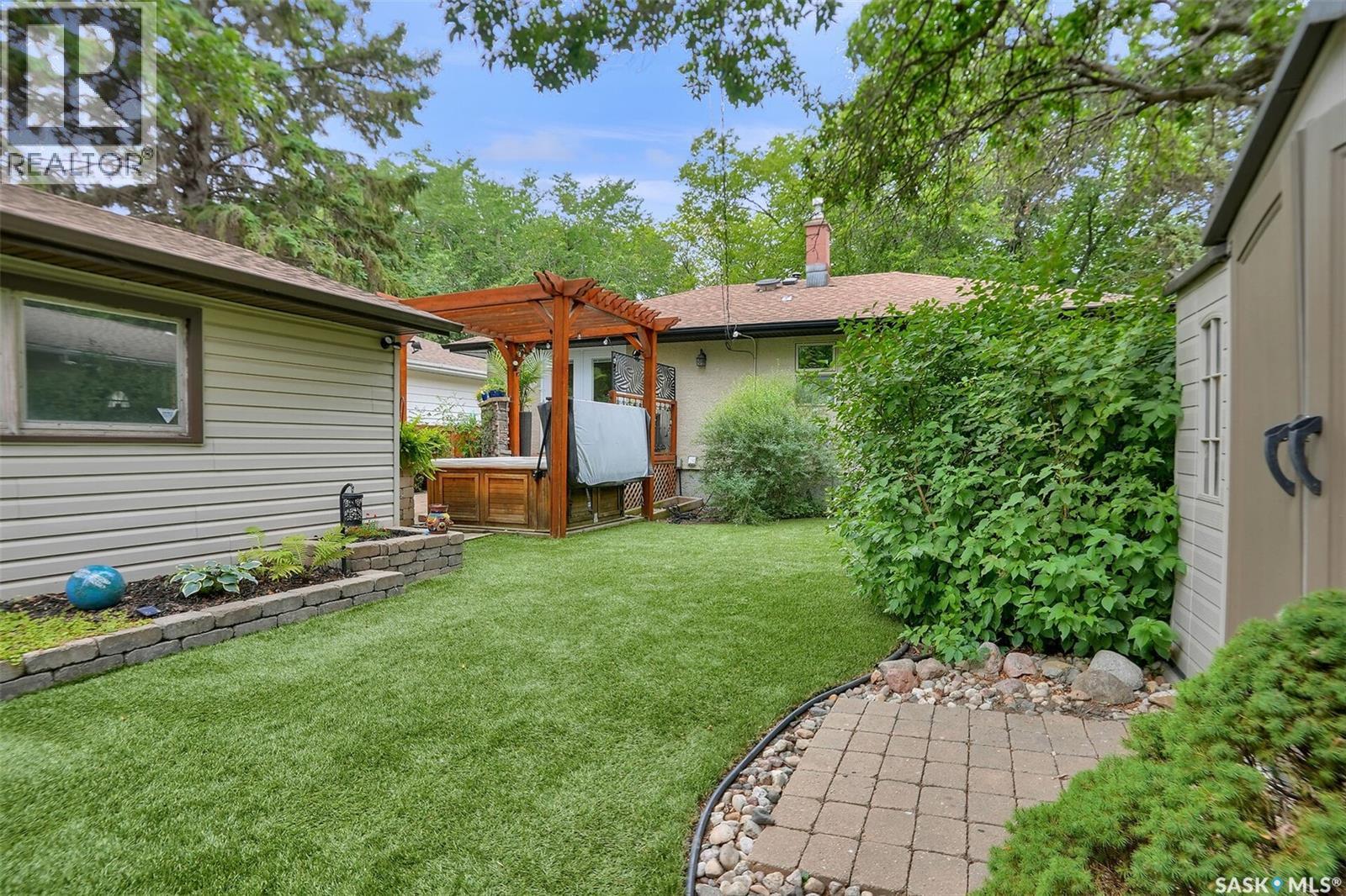 2807 Fleury Street, Regina, SK - Outdoor