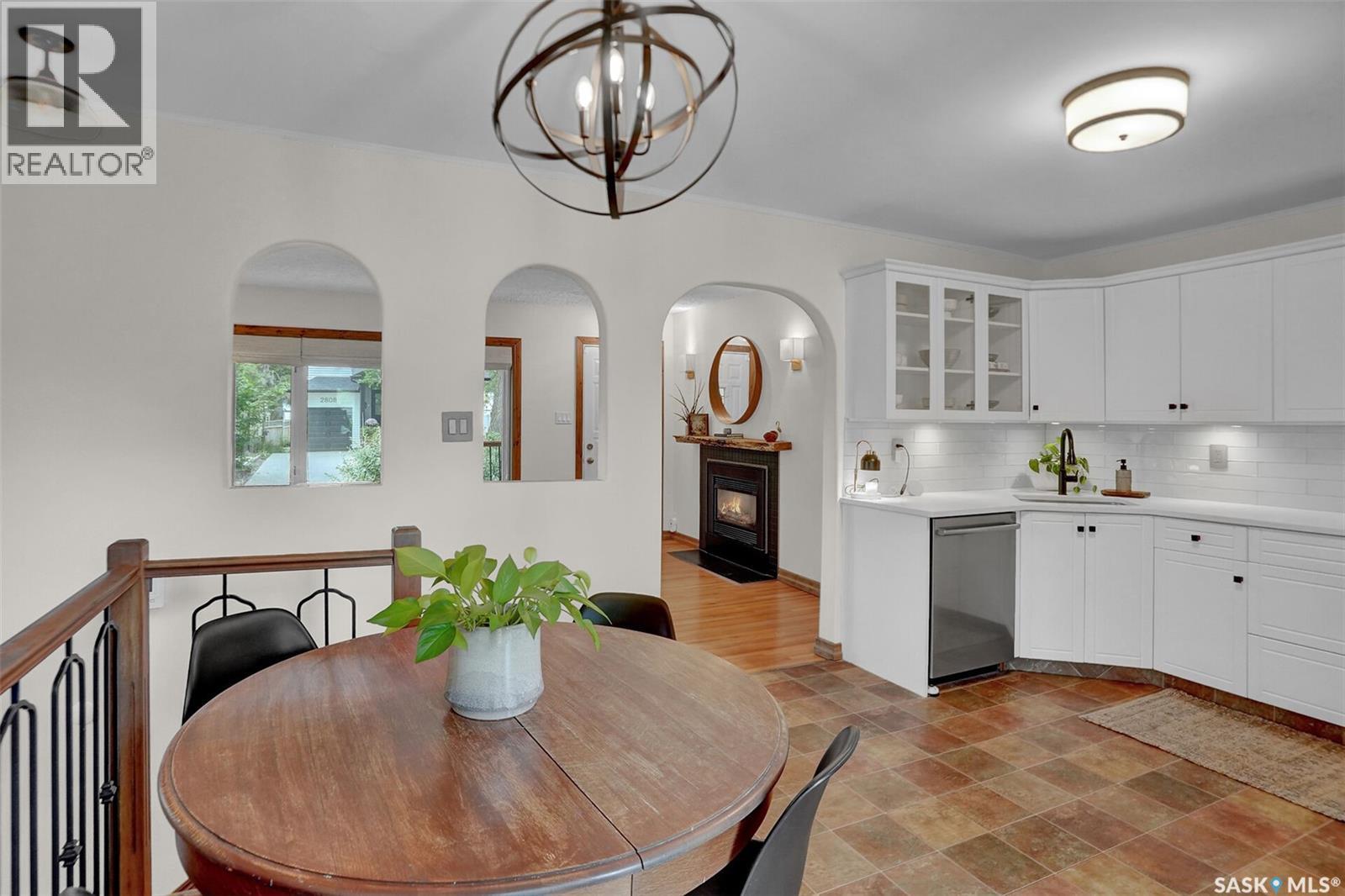 2807 Fleury Street, Regina, SK - Indoor Photo Showing Dining Room