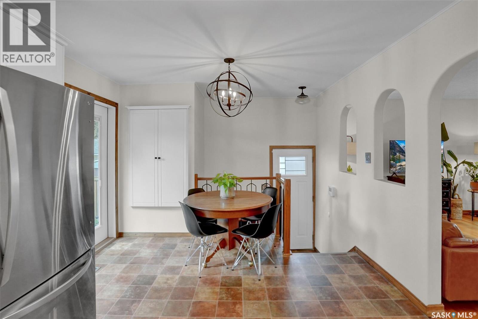 2807 Fleury Street, Regina, SK - Indoor Photo Showing Dining Room