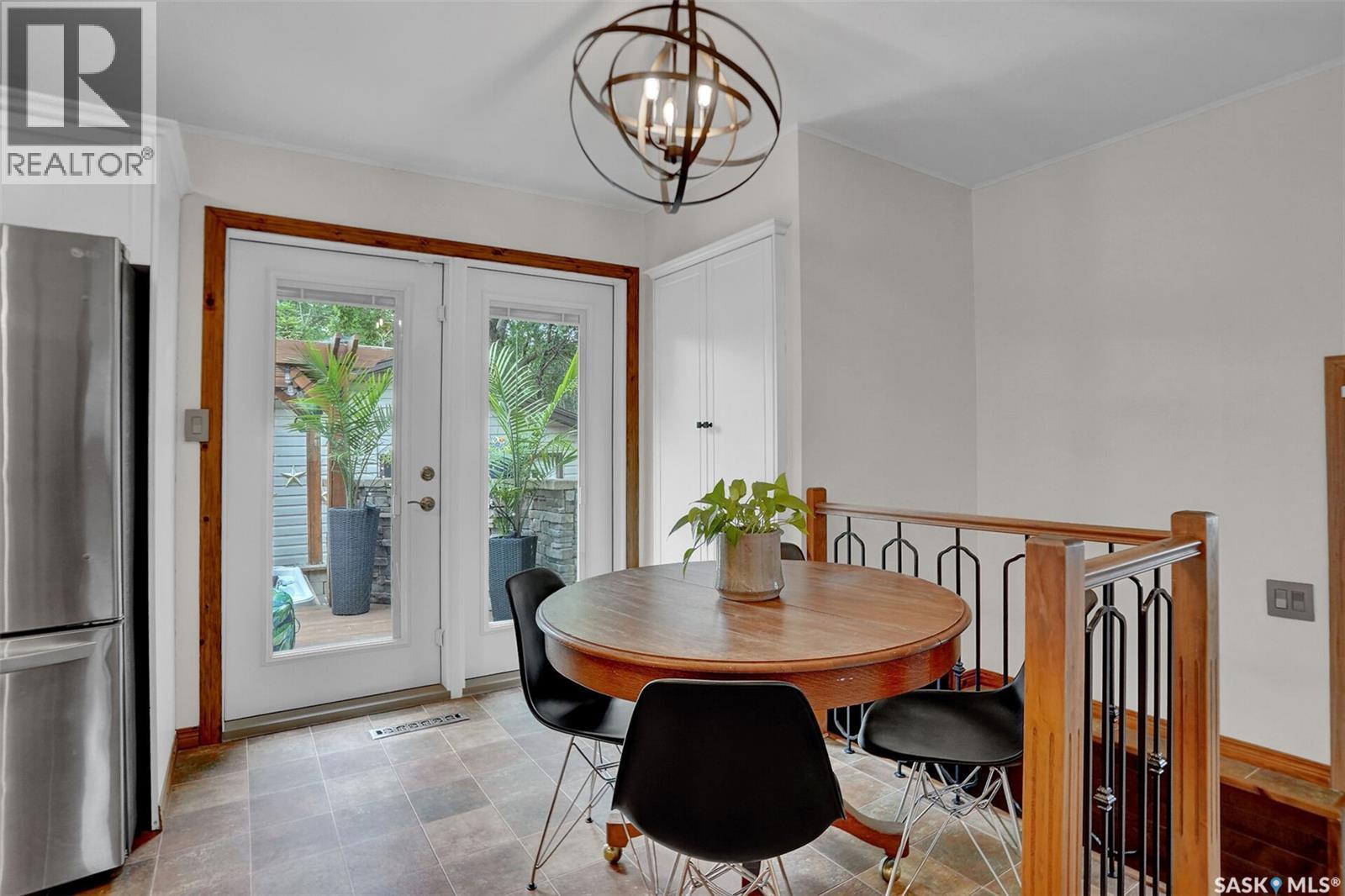 2807 Fleury Street, Regina, SK - Indoor Photo Showing Dining Room