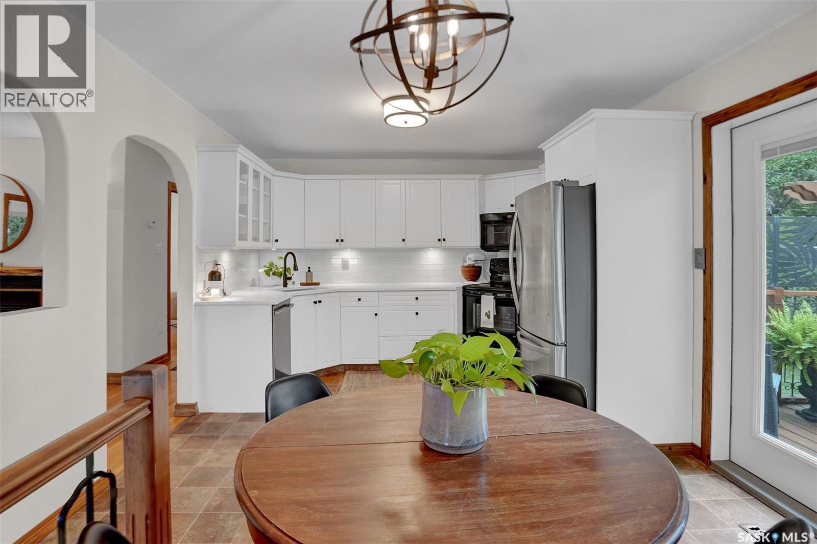 2807 Fleury Street, Regina, SK - Indoor Photo Showing Dining Room