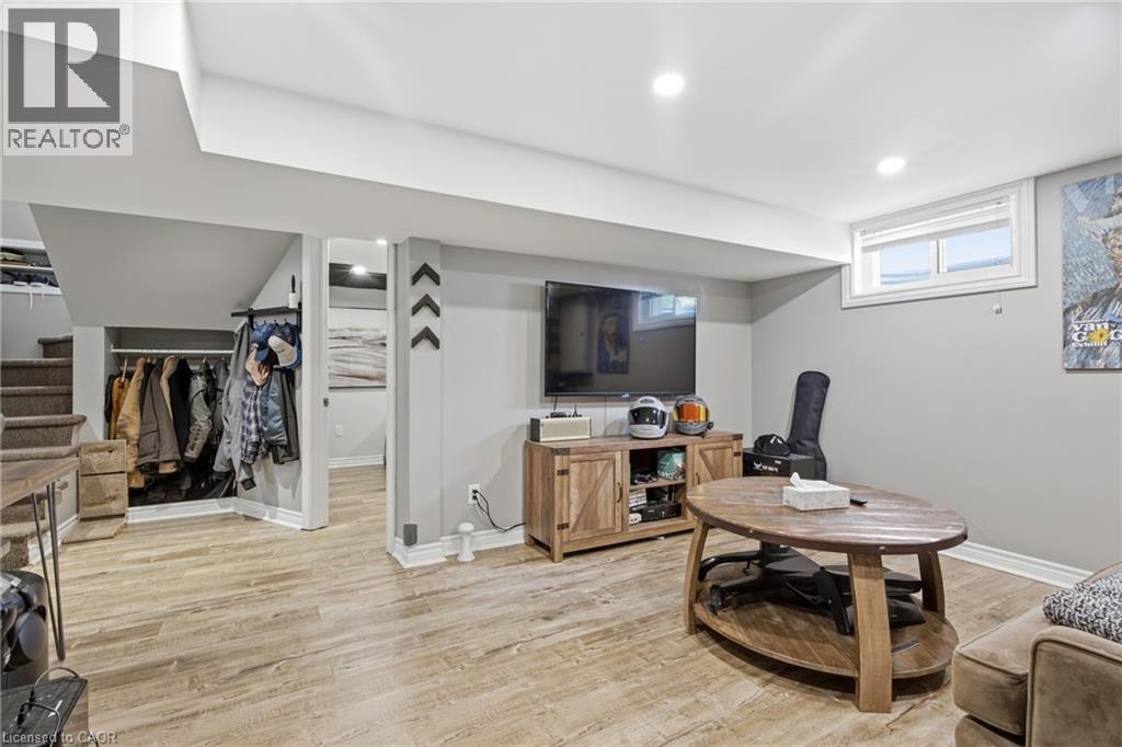 20 Hillview Street, Kitchener, ON