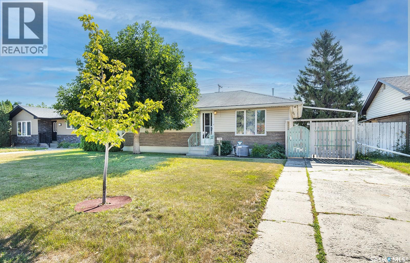 1706 Ruth Street E, Saskatoon, SK - Outdoor