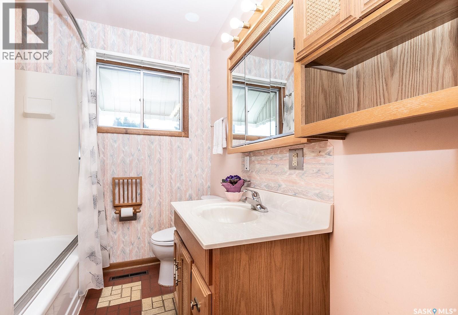 1706 Ruth Street E, Saskatoon, SK - Indoor Photo Showing Bathroom