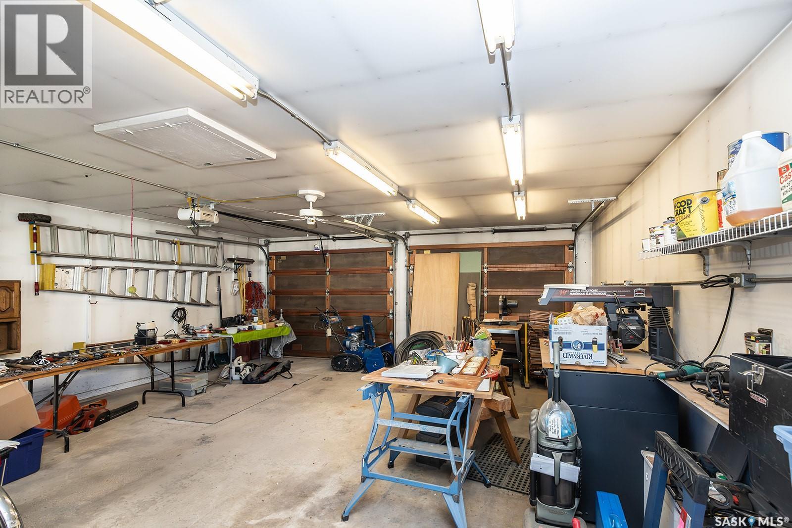 1706 Ruth Street E, Saskatoon, SK - Indoor Photo Showing Garage