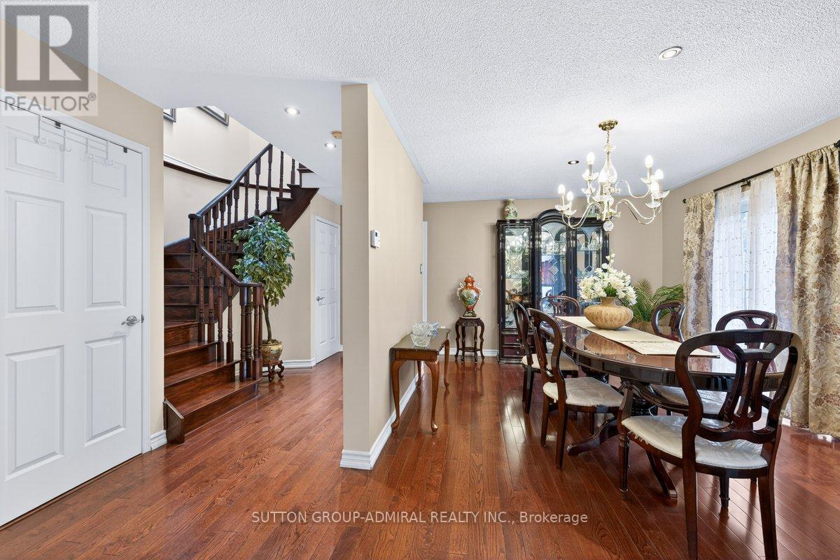 126 Redondo Drive E, Vaughan, ON - Indoor Photo Showing Dining Room