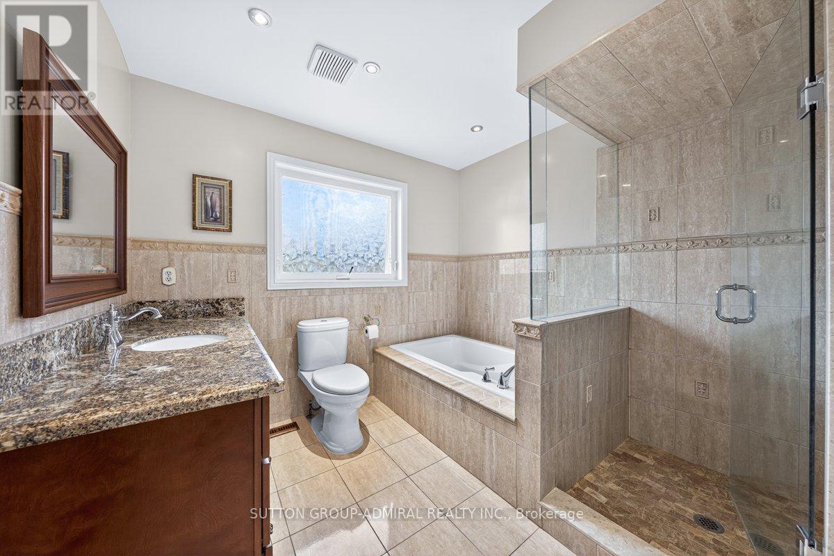 126 Redondo Drive E, Vaughan, ON - Indoor Photo Showing Bathroom