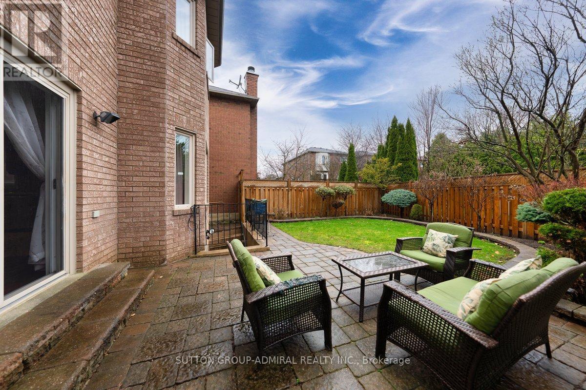 126 Redondo Drive E, Vaughan, ON - Outdoor