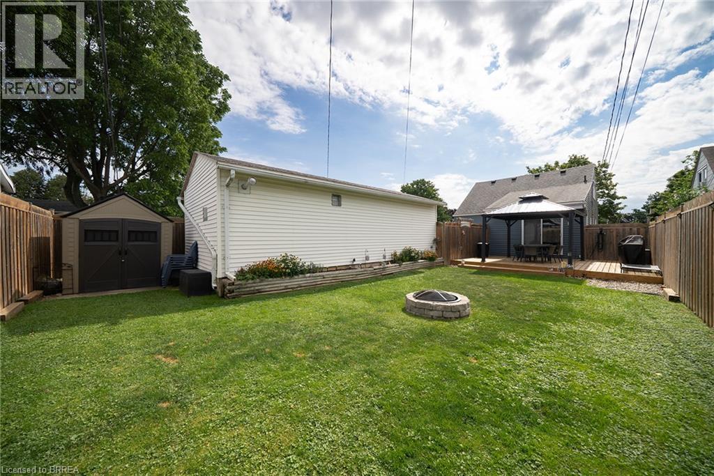 77 Eighth Avenue, Brantford, ON - Outdoor